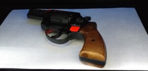 Markierter Revolver - Schwarzlicht